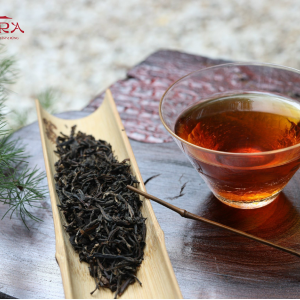 Hồng trà cổ thụ Putaleng